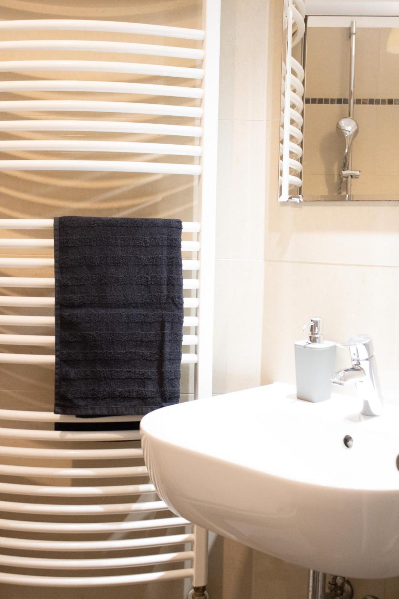 Apartment Wiesbaden Mitte, Zentral Am Park, Congresscenter 5 Min, Bahnhof 10Min מראה חיצוני תמונה